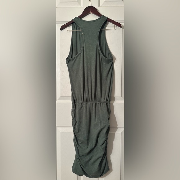 SUNDRY | EVEREVE 2 MED Pine Green Racerback Ruched Tank Dress CLEAN MADE IN USA - Picture 4 of 10